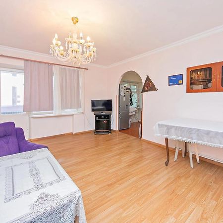Super Location - Shared Bathroom And Kitchen Jerevan Buitenkant foto