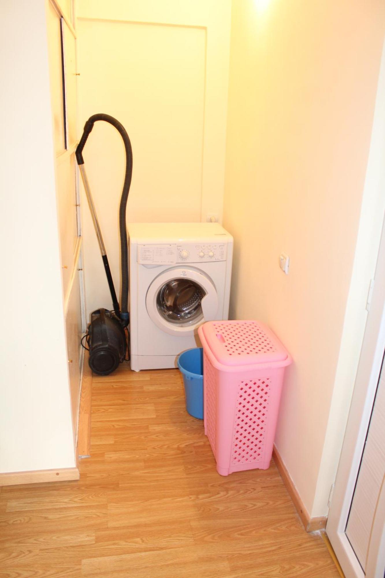 Super Location - Shared Bathroom And Kitchen Jerevan Buitenkant foto