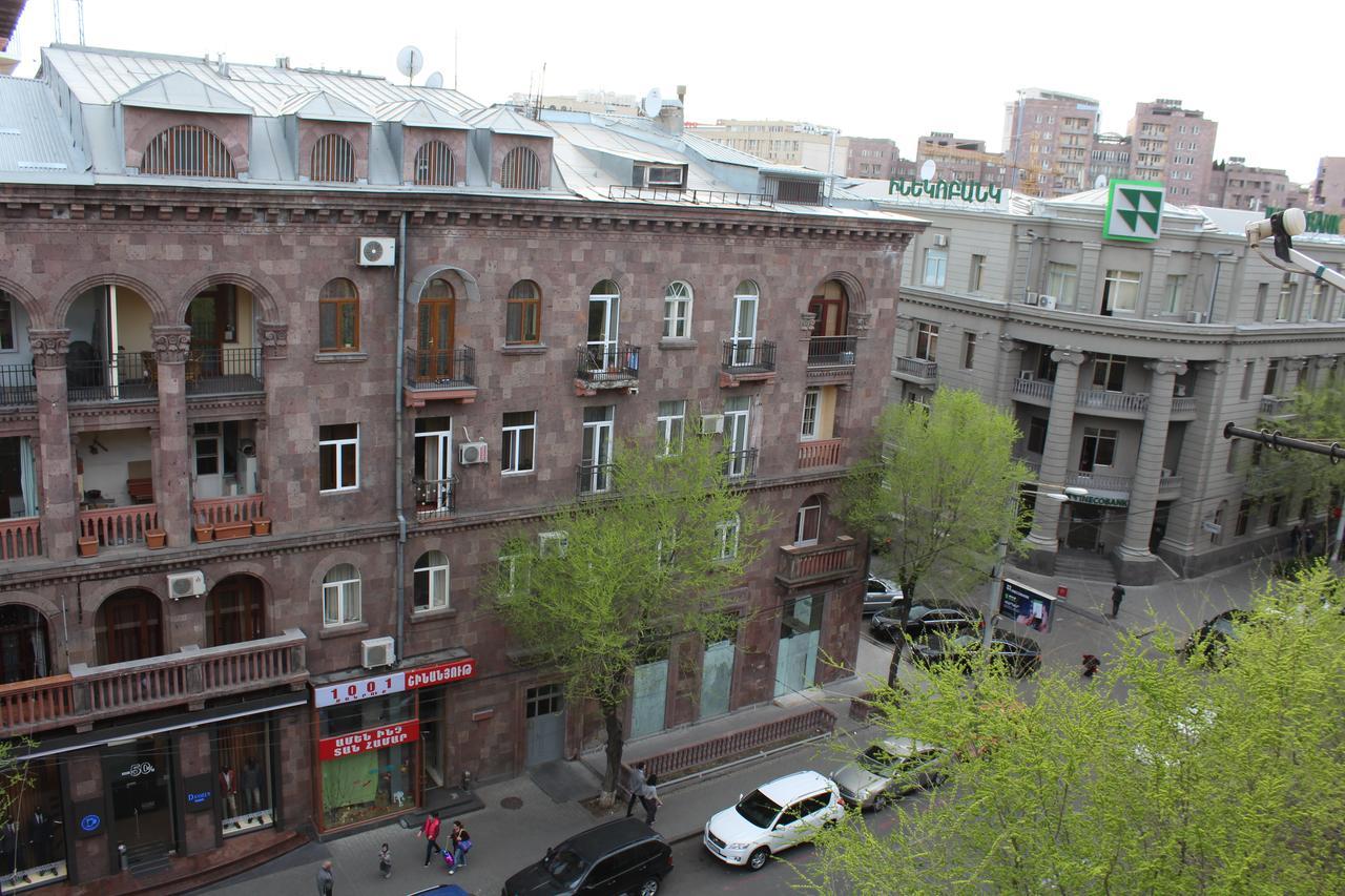 Super Location - Shared Bathroom And Kitchen Jerevan Buitenkant foto